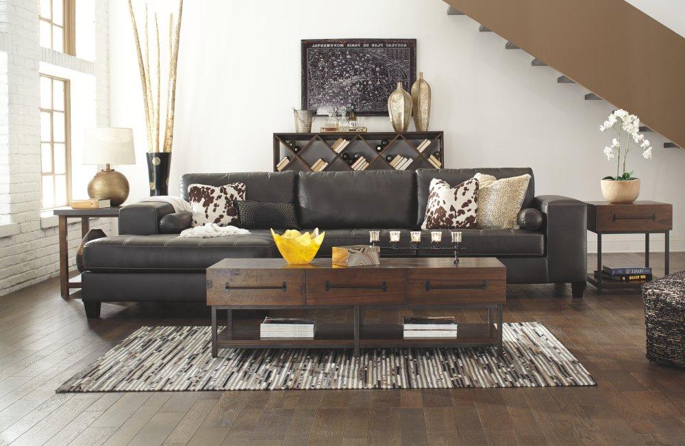 Nokomis 2-piece Sectional With Chaise