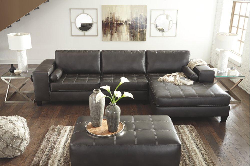 Nokomis 2-piece Sectional With Chaise